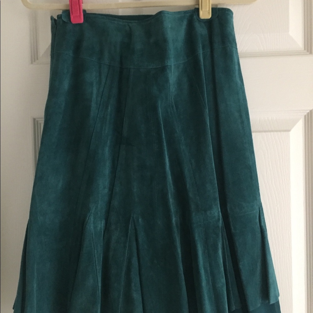 Context suede Jacket and Skirt - Picture 3 of 7